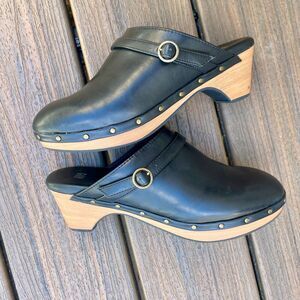 GAP Women's Faux Leather Clogs in True Black - Size 7 US (Orig. $70)